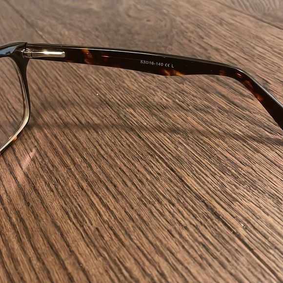 Prescription glasses - Picture 7 of 9